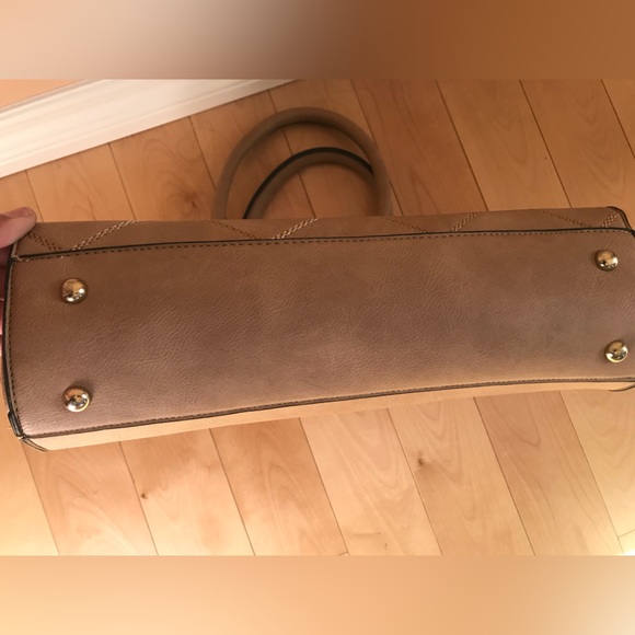 Classic handbag for work or party. - Picture 8 of 8